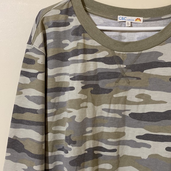 C&C California Women Camo Print Sweater Size XL - Picture 8 of 14